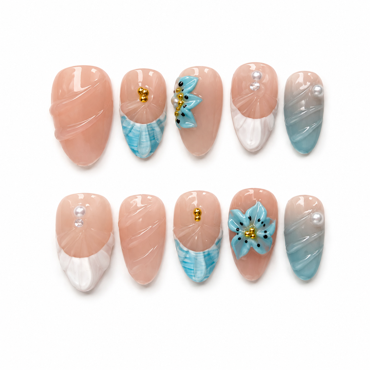 Detailansicht der CLEORA Ocean Bloom Press-on Nails